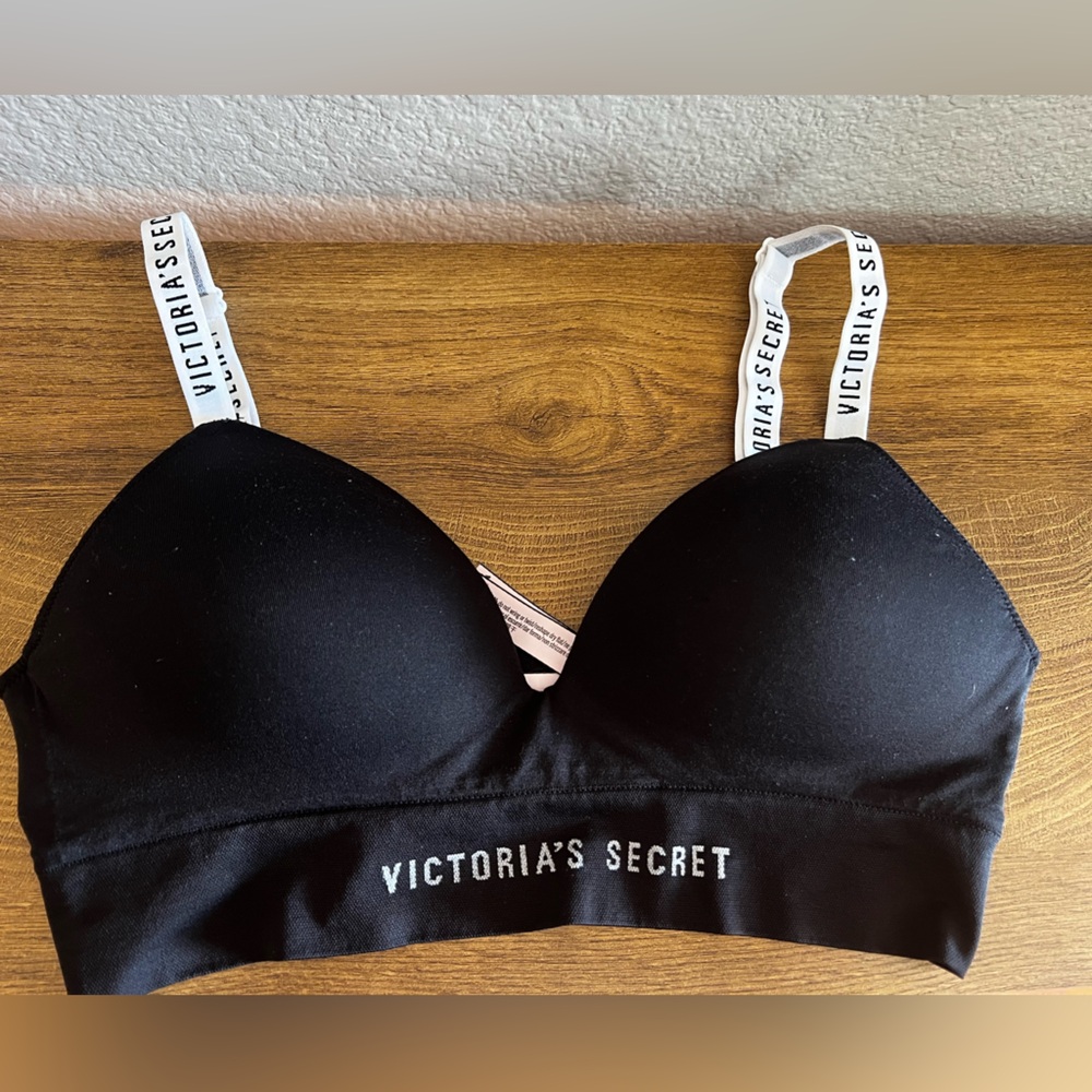 Victoria's Secret Black Bralette with Logo Straps size M no underwire